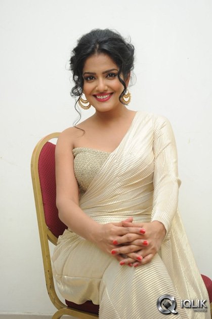 Vishakha-Singh-at-Rowdy-Fellow-Movie-Audio-Launch